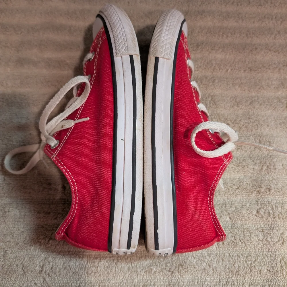 Converse All Star Kids Red Canvas Sneakers Youth Size 3.